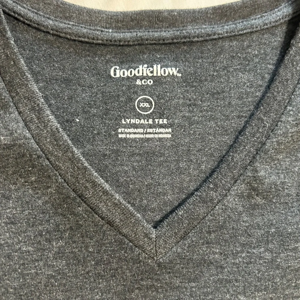 Goodfellow & Co Mens XXL Lyndale Tee Gray V-Neck 8-Bit Pixel Graphic T-Shirt